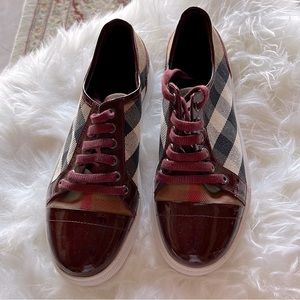 🆕 Women’s Burberry Burgundy Sneakers 👟